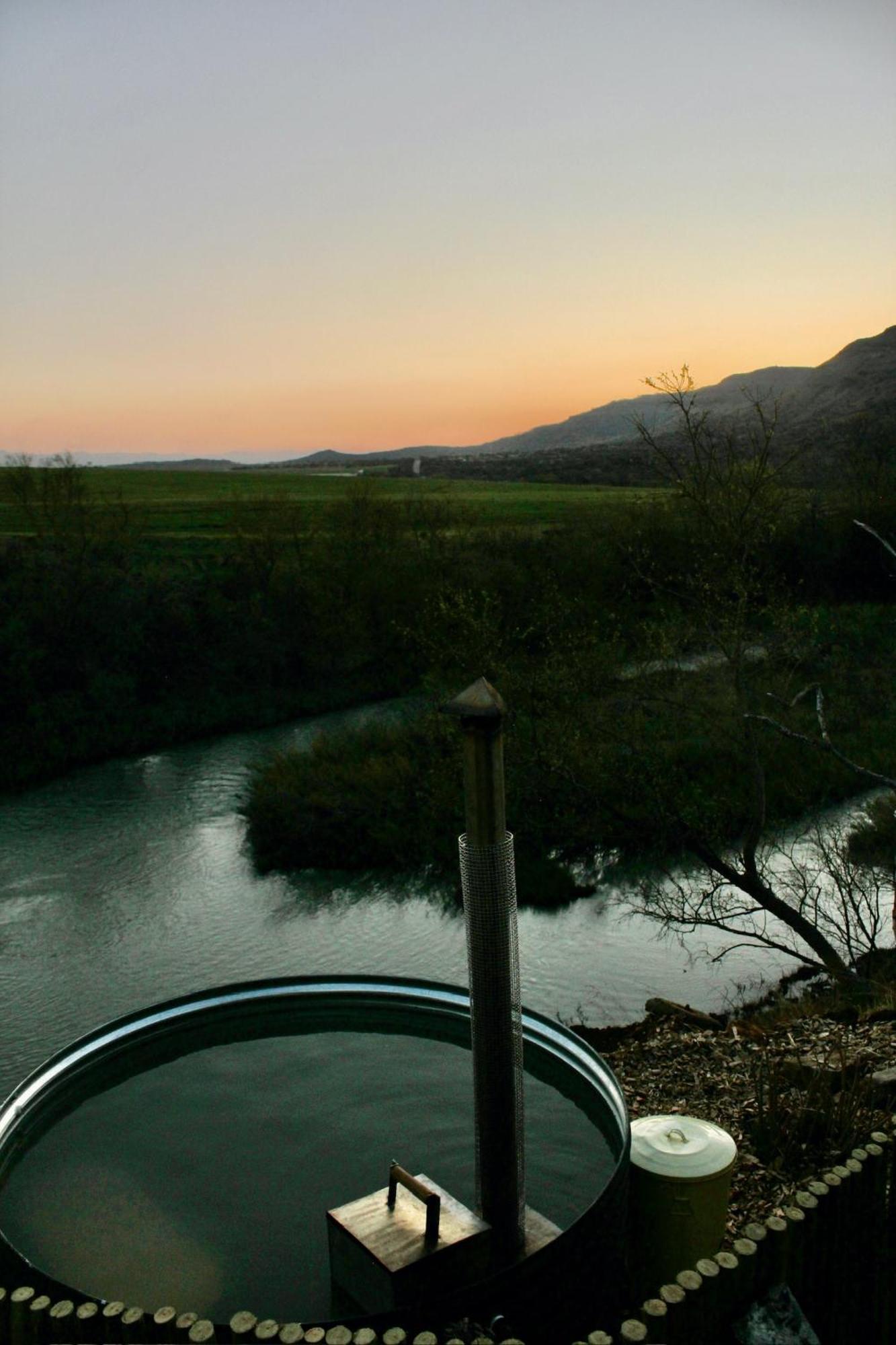 Tugela River Lodge Уинтертон Экстерьер фото