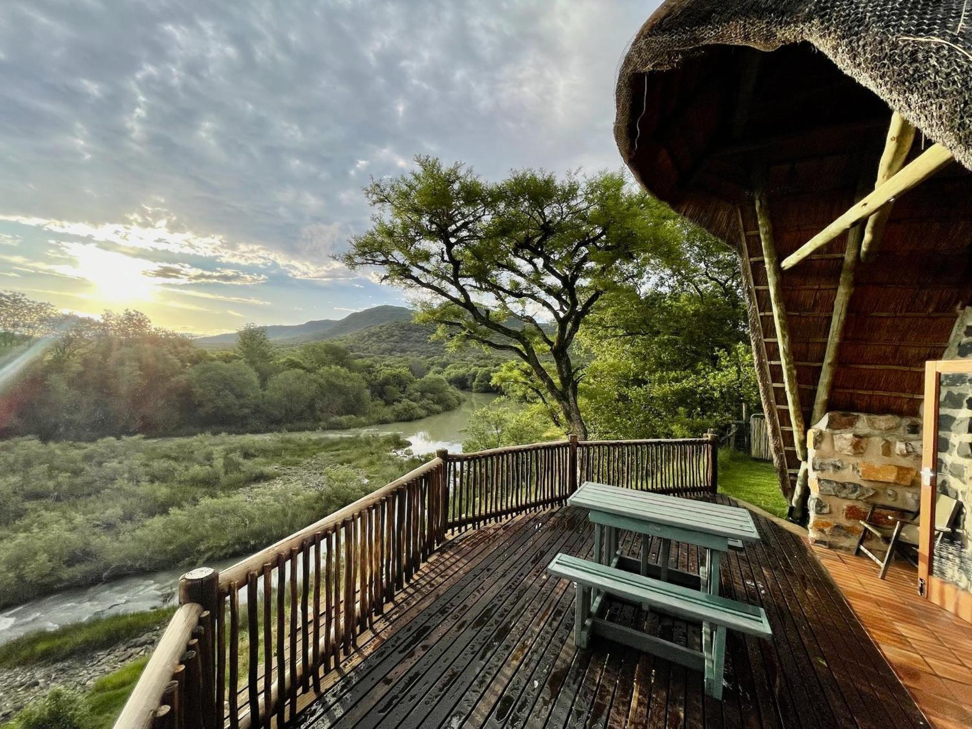 Tugela River Lodge Уинтертон Экстерьер фото