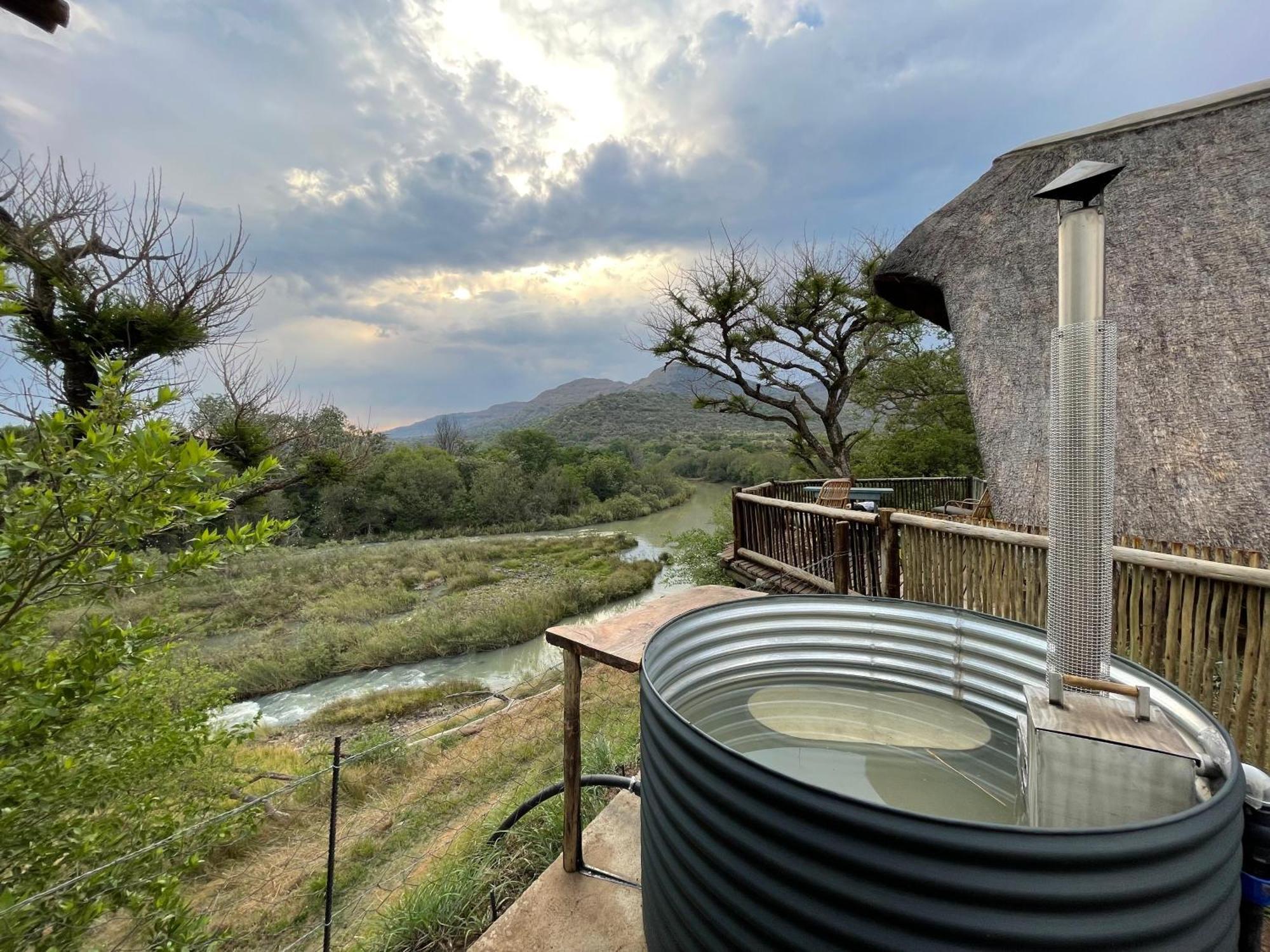 Tugela River Lodge Уинтертон Экстерьер фото